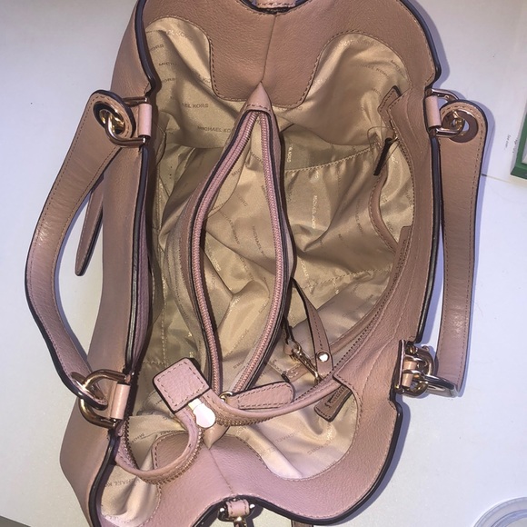 Pink Michael Kors Purse - Picture 4 of 4